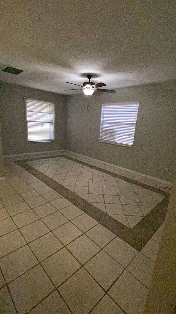 3 Bedroom 2 Bath Duplex in Winter Park For RENT! — Photo 3