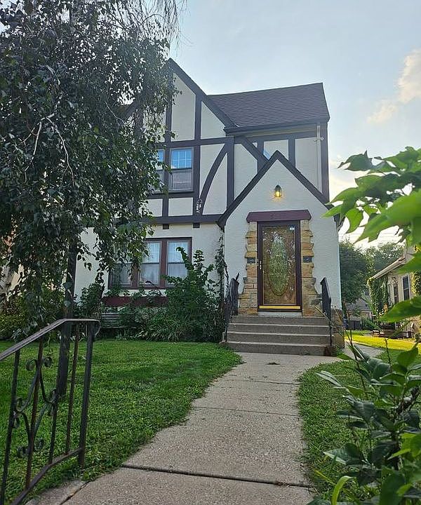 1st image of 5224 Bloomington Ave #2