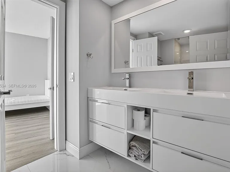 3370 Hidden Bay Dr #1501 — Photo 32