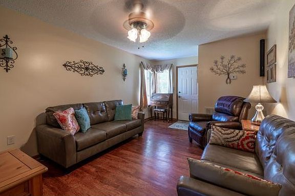 5th image of 125 Aspen Cir