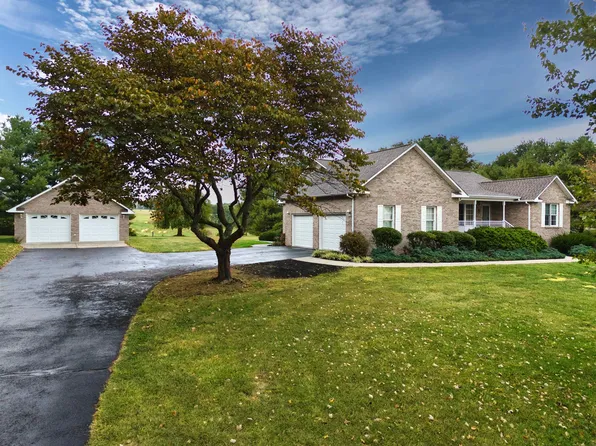 5961 Chicwood Dr, Pulaski, VA 24301