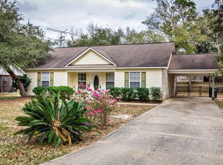 816 Lemon St, Ocean Springs, MS 39564