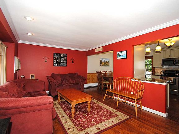 Living Room / Kitchen