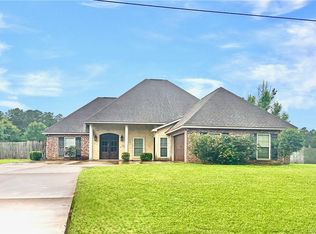 105 McKenna St, Leesville, LA 71446