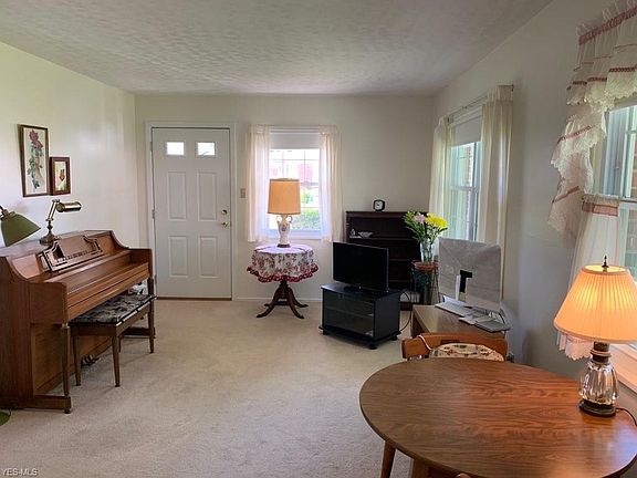 4th image of 304 Buckner Dr #206