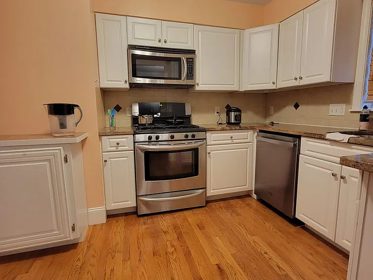9 Elmore St #1 — Photo 2