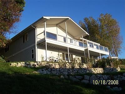 4th image of 275 Henning Dr