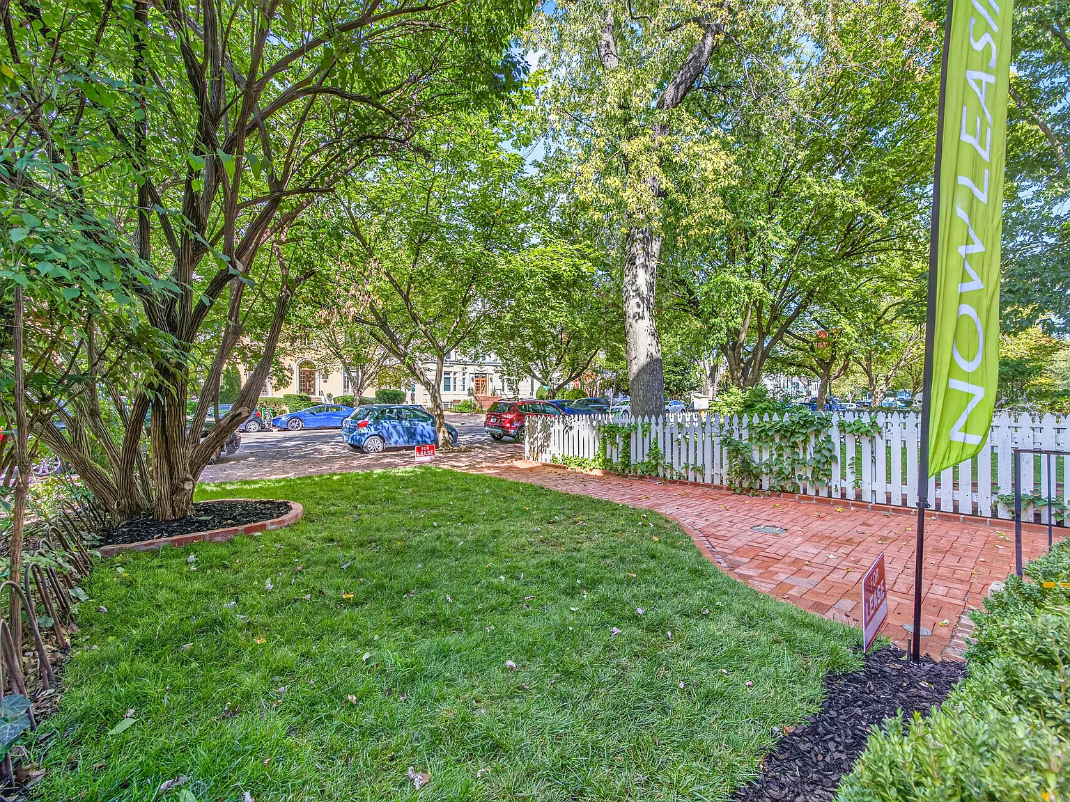 2 bed, 650 sqft, $3,700 — Photo 2