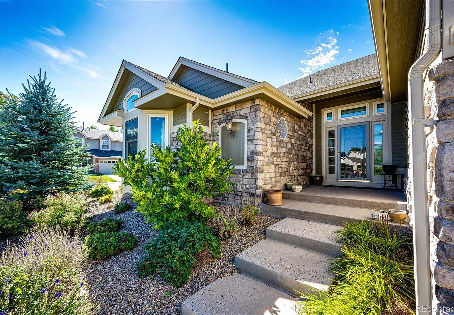 4 bed, 3.5 bath, 4164 sqft, $4,300 — Photo 3