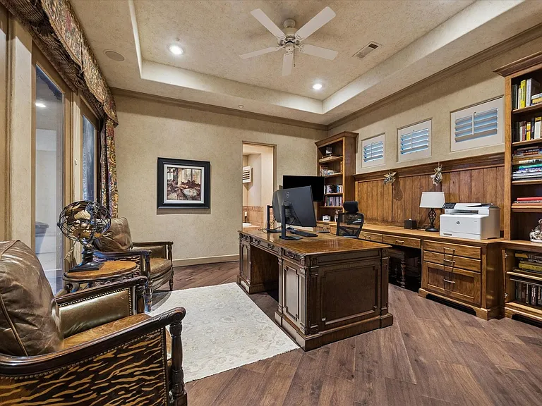 2 Lacewood Ln — Photo 34