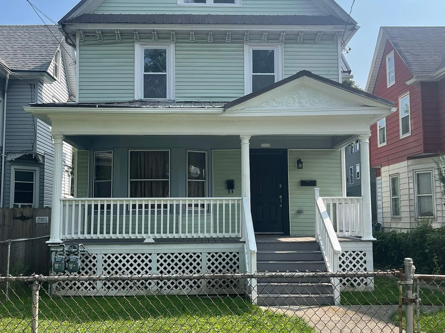 2211 Pierce Ave — Photo 1