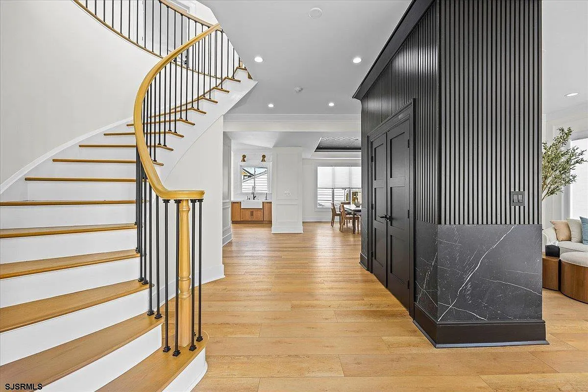 Building Photo - 31 Seaside Ct #JULY