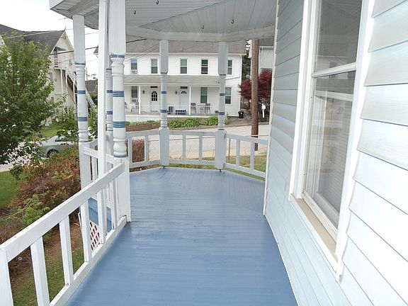 3rd image of 103 W Penn St