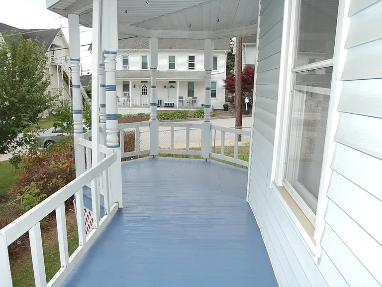 103 W Penn St — Photo 3