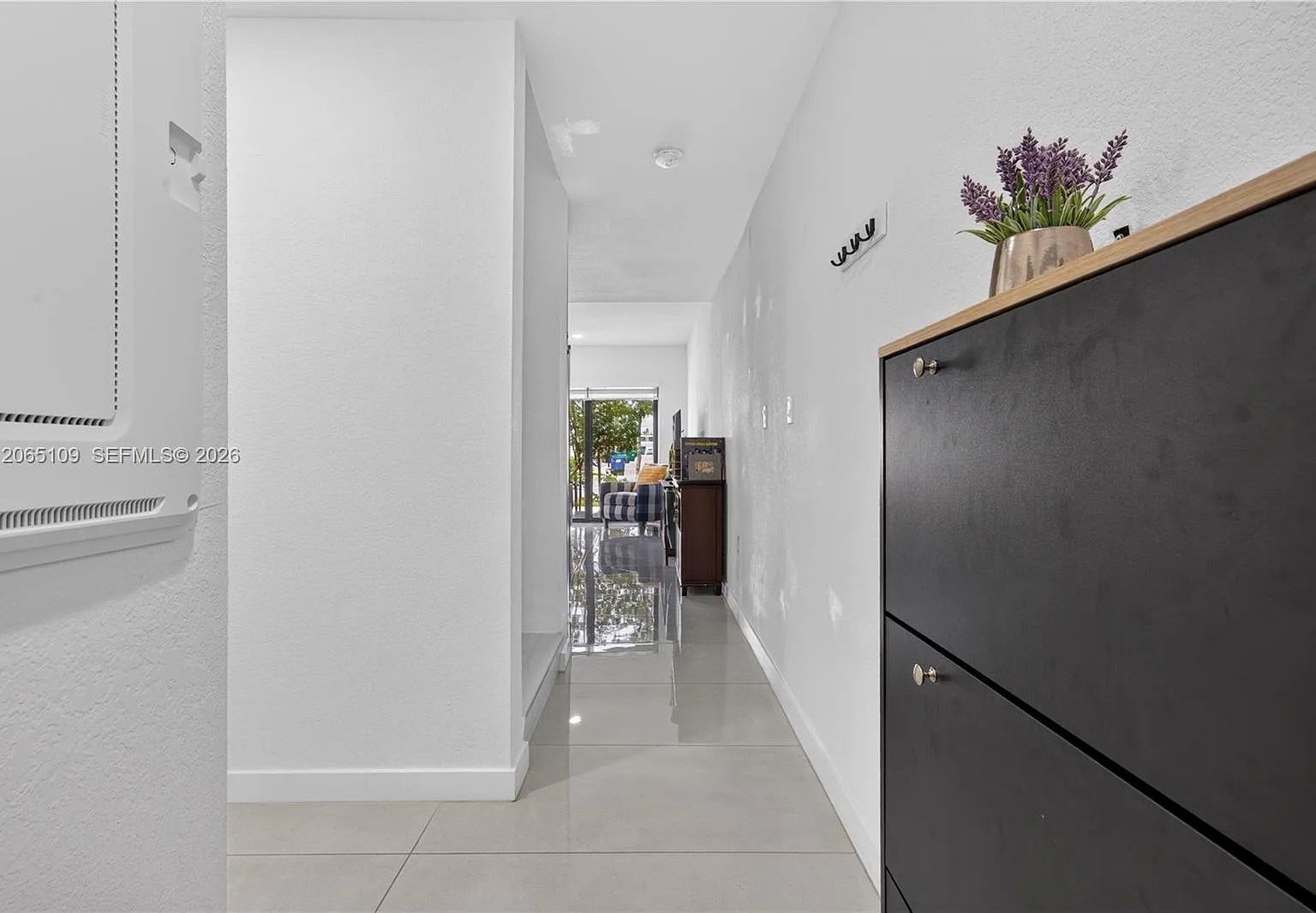 4 bed, 1398 sqft, $2,900 — Photo 2