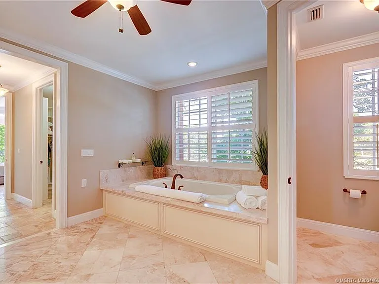 1528 NE Outrigger Landings Dr #208 — Photo 54