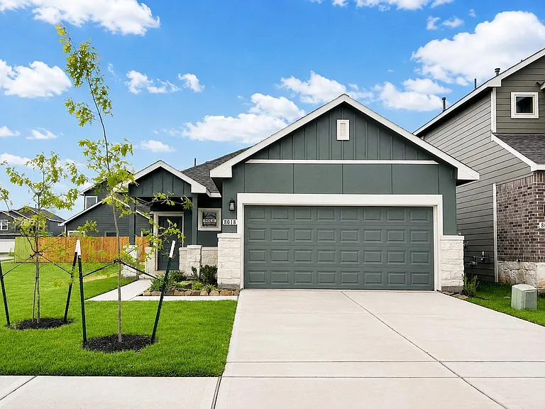 8018 Fijian Cypress Dr — Photo 3