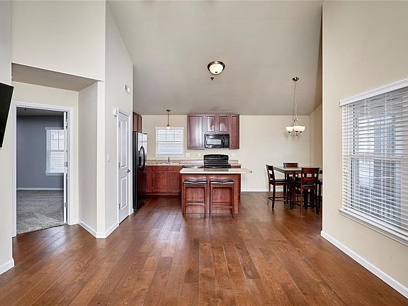 4th image of 532 Bramblett Hls
