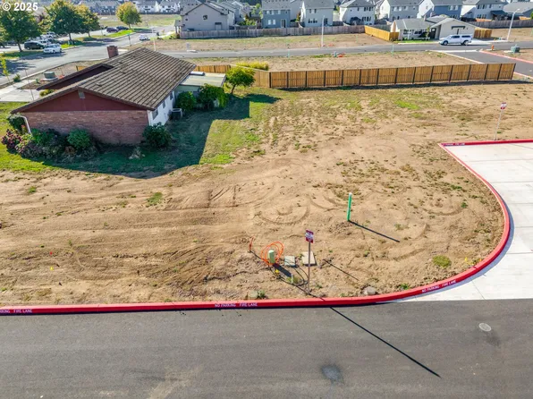 1487 S Fir St Lot 17, Canby, OR 97013