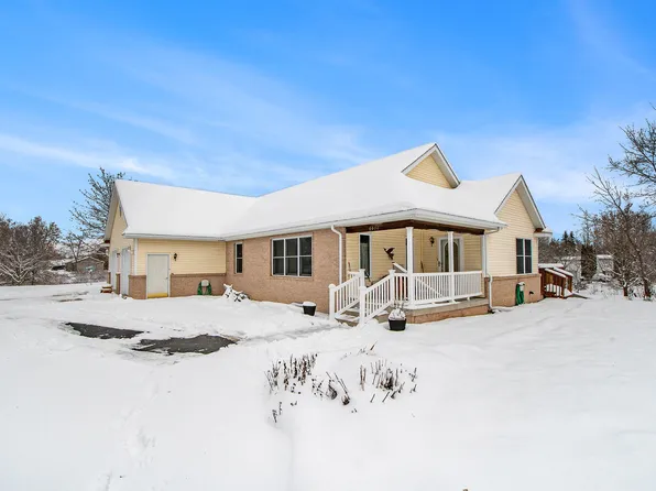 6900 Riverwood Dr, Belding, MI 48809