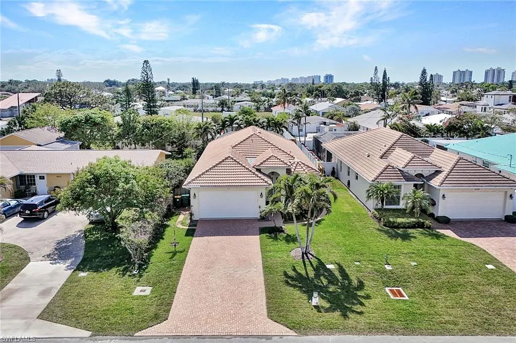 3 bed, 2.0 bath, 1702 sqft, $4,500 — Photo 3