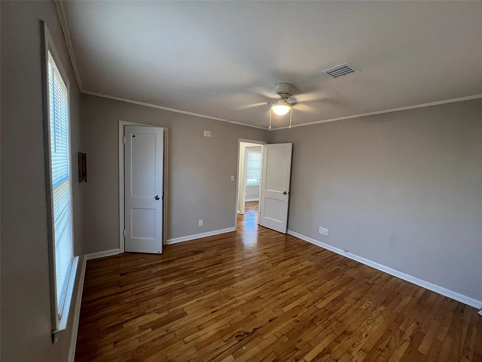 2 bed, 1.0 bath, 935 sqft, $1,250 — Photo 4