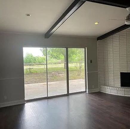 4th image of 606 E Main St