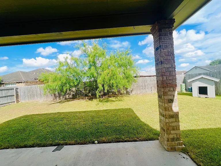 2822 Regency — Photo 19