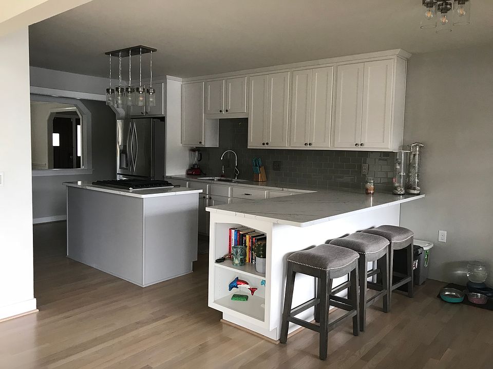 2nd image of 4112 Lakeview Dr