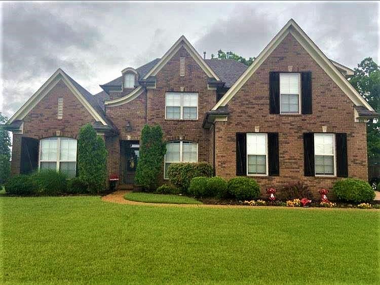 1st image of 686 Riverwest Cir