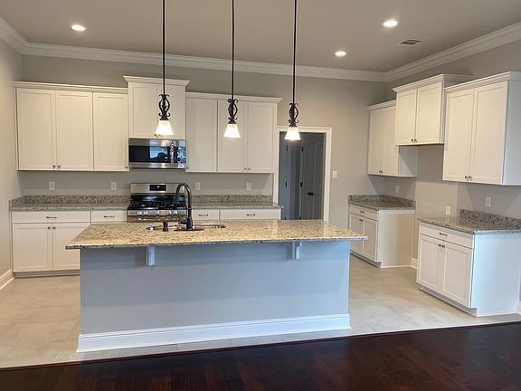 GABRIEL IV A - Kitchen - DSLD Homes