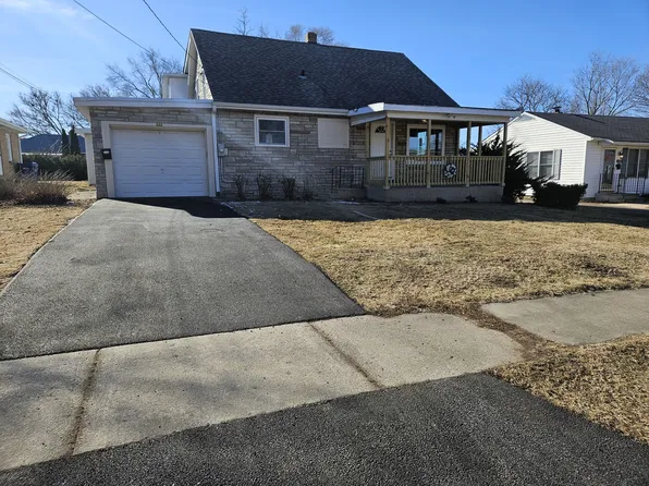 322 E Sunset Pl, Dekalb, IL 60115
