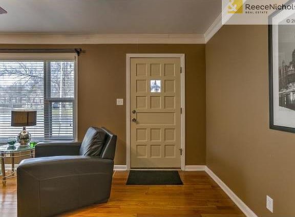 3rd image of 5317 W 71st St