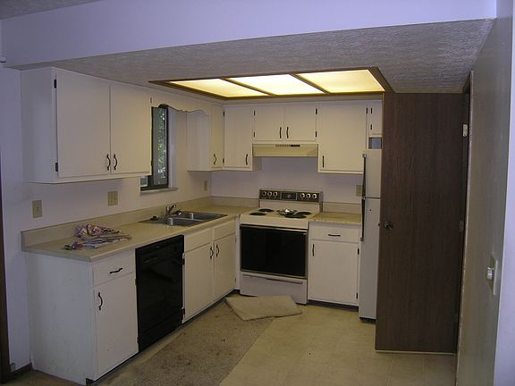 3rd image of 103 David Sq