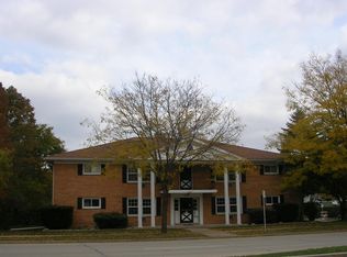 3006 N 124th St APT 2, Milwaukee, WI 53222
