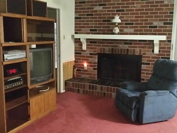 3rd image of 12906 Willoughby Ln