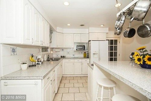 5th image of 2422 Linda Ln