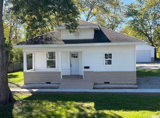 1613 W Chestnut St, Marion, IL 62959