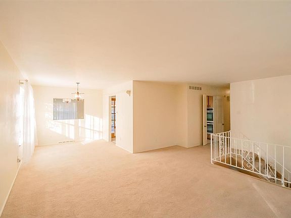 2nd image of 603 Villa Gardens Dr