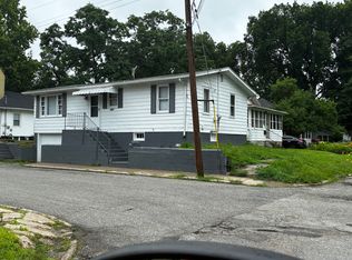 1801 Clawson St, Alton, IL 62002