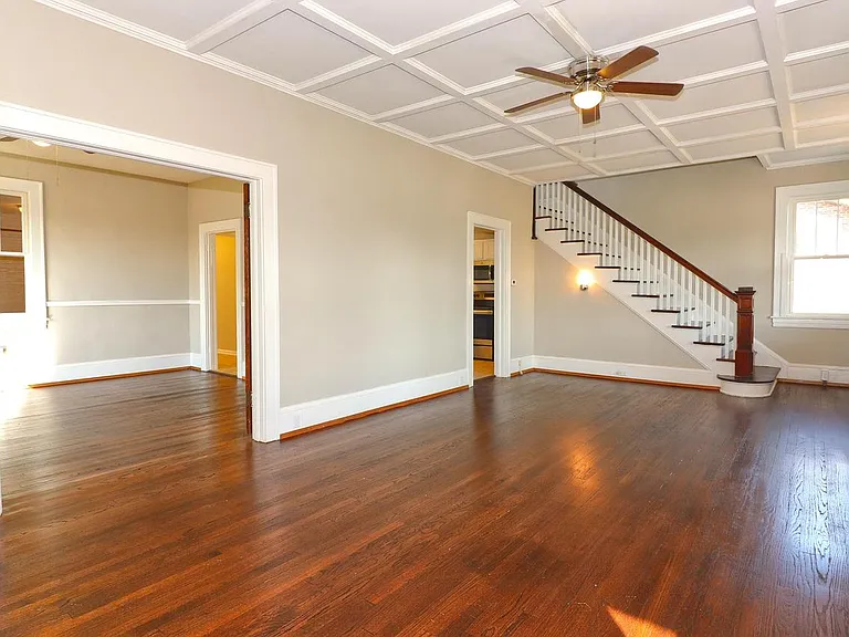 914 Roanoke Blvd — Photo 3