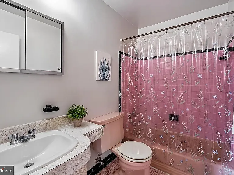 7608 Wellesley Dr — Photo 22