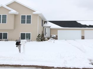 1400 Cedar Bend, Palo, IA 52328