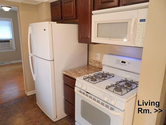 4th image of 426 E 24th Ave