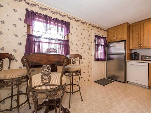 5th image of 21 Virginia Ave