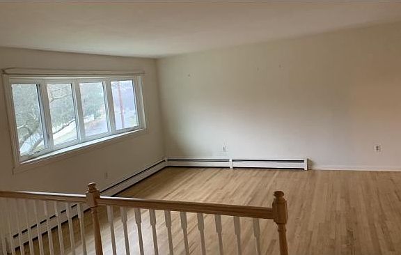 3rd image of 2462 Stephanie Ln