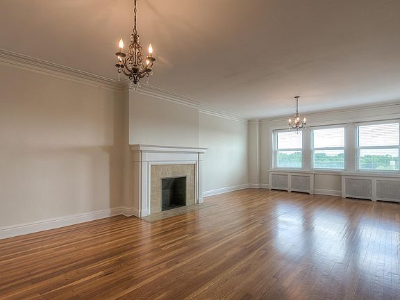 3rd image of 420 E Armour Blvd APT 5SE