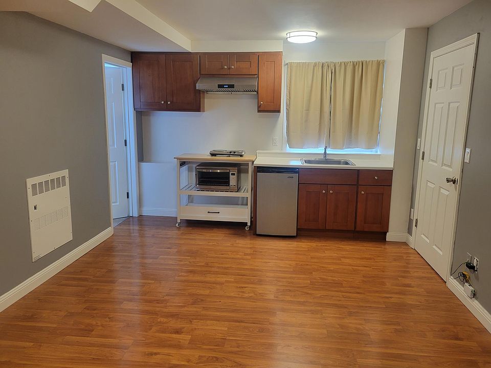 1st image of 732A 35th Ave