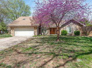 2057 E Kahler Ct, Springfield, MO 65804