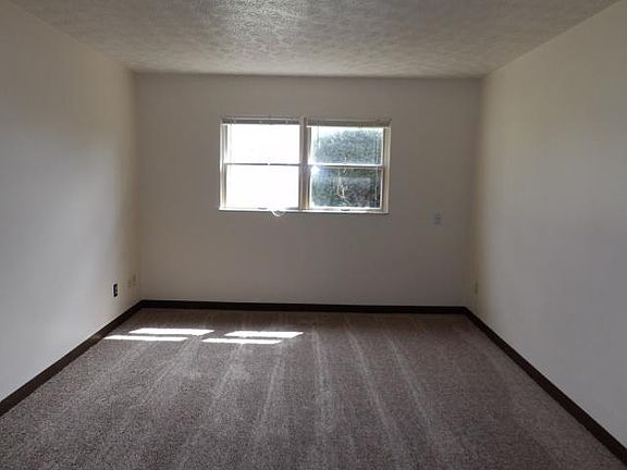 4th image of 1040 Patricia Dr APT 1